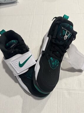 Nike Air Diamond Turf 'Emerald' | Men Size  9 High-top Nike basketball sneakers